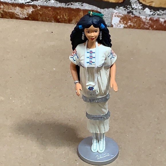 Barbie dolls of the world ornament 1996 - Picture 4 of 12